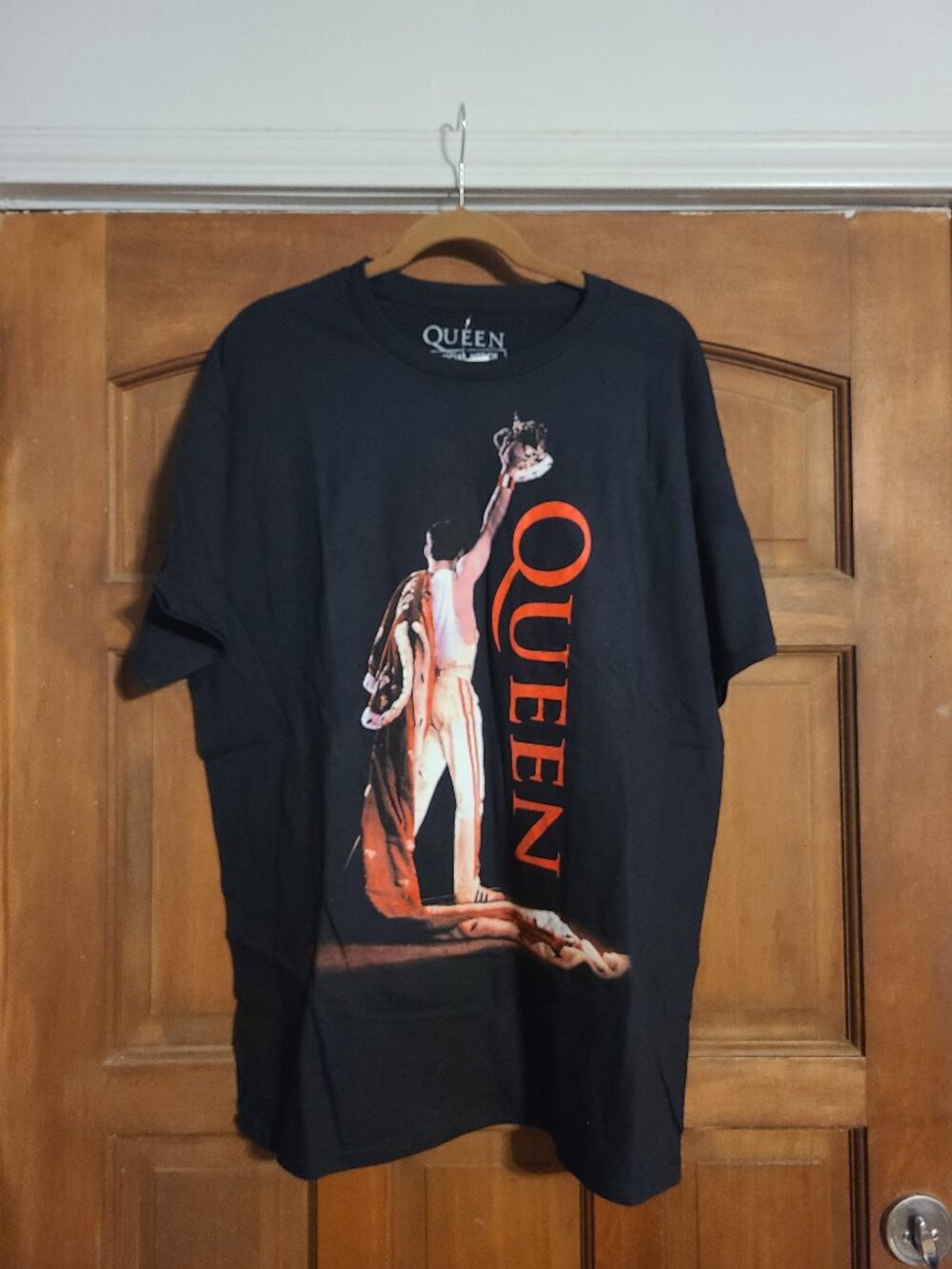 NWT Queen Band T Shirt Black Graphic Tee Rock Music XL Freddie Mercury Crown